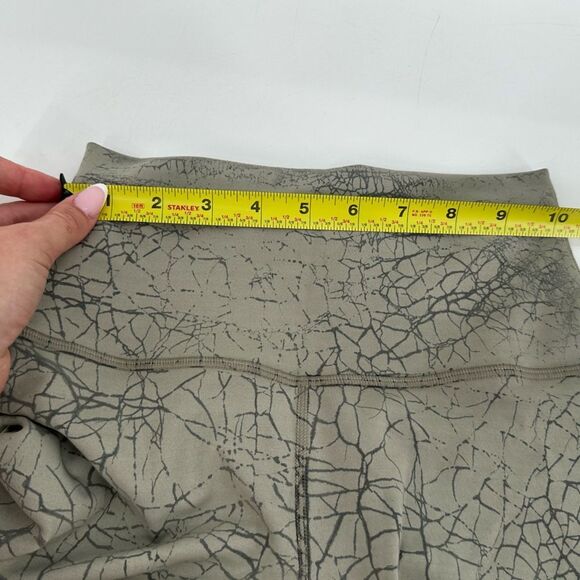 Lululemon Wunder Train High-Rise Short 8" Thread Dye Rover Black Size 2 - Picture 8 of 8